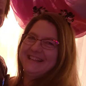 Meet your Posher, Leslie